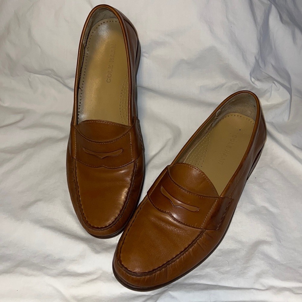 COLE HANN. MENS LOAFERS. SIZE 9M
